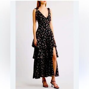 Lulu’s Floral Black Maxi Dress NWOT